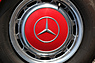 Mercedes-Benz 350 SL (1971) - Stahlräder mit schönen Radkappen (© Daniel Reinhard, 2016) Mercedes-Benz 350 SL (1971) - Stahlräder mit schönen Radkappen (© Daniel Reinhard, 2016)