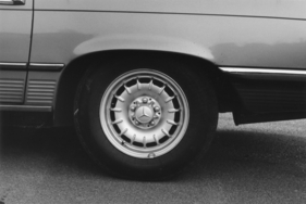 Mercedes-Benz 350 SL (1971) - die geschmiedeten Leichtmetallräder mit Liifterschaufeln kosten 1550 Franken - das Gewicht der ungefederten Massen verringert sich damit um rund 20 kg