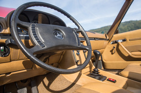 Mercedes-Benz 350 SL (1971) - grosses Lenkrad mit Pralltopf
