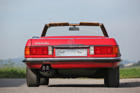 Mercedes-Benz 350 SL (1971) - konkave und konvexe Kanten lösen sich ab