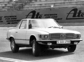 Mercedes-Benz 350 SL (1971) - letzte Testrunden mit milder Tarnung auf dem Hockenheimring vor der Präsentation