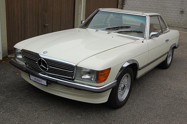 Bild: Mercedes Benz 350 SL (1972) - an der Verkaufsausstellung und Auktion des Vogel Autocenters in Wangen (19. - 21. April 2013)