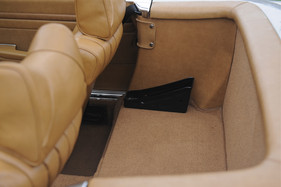 Mercedes-Benz 350 SL (1973) - ob der Verbandskasten wohl irgendwann benötigt wurde?