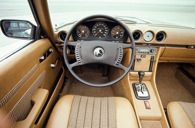 Mercedes-Benz 350 SL (1976) - Lenkrad mit grossem Pralltopf