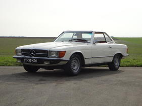 Mercedes-Benz 350 SL Roadster with Hardtop (1971) - als Lot 115 angeboten an der Bonhams Mercedes-Benz-Versteigerung in Stuttgart am 19. März 2016
