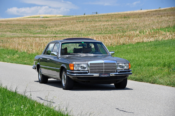 Mercedes-Benz 450 SE 6.9 - angeboten an der Versteigerung der Oldtimer Galerie anlässlich der Swiss Classic World am 1. Juni 2024 in Luzern