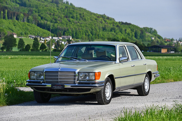 Mercedes-Benz 450 SEL 6.9 (1975) - als Lot 26 angeboten an der Versteigerung der Oldtimer Galerie an der Swiss Classic World Luzern am 28. Mai 2022