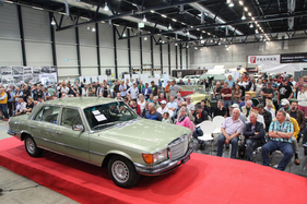 Mercedes-Benz 450 SEL 6.9 (1975) - als Lot 26 anlässlich der Versteigerung der Oldtimer Galerie an der Swiss Classic World Luzern am 28. Mai 2022