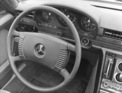 Mercedes-Benz 450 SEL 6.9 (1976) - Armaturenbrett der Luxusausführung, oberhalb der Lenkradmitte ist der Zugknopf für die Niveauregulierung sichtbar