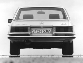 Mercedes-Benz 450 SEL 6.9 (1976) - Heckansicht, viele der Wagen fuhren ohne Typenschild