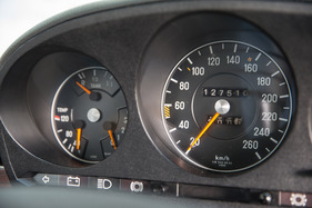 Mercedes-Benz 450 SEL 6.9 (1976) - Tacho bis 260 km/h - das beeindruckte damals