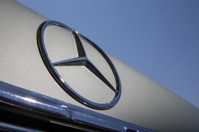 Mercedes-Benz 450 SEL 6.9 (1976) - der Stern auf der Kofferraumklappe