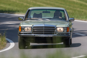 Mercedes-Benz 450 SEL 6.9 (1976) - der Wagen fühlt sich kleiner an, als er ist