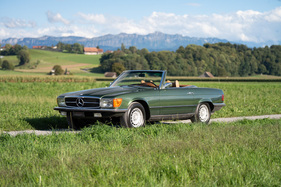 Mercedes-Benz 450 SL R107 (1973) - als Lot 68 an der Versteigerung "Klassische Automobile & Motorräder" der Oldtimer Galerie in Toffen am 18. Oktober 2025