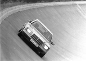 Mercedes-Benz 500 SE (1983) - bei Reifen-Versuchstest von Continental