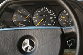 Mercedes-Benz 500 SE (1983) - mit Economy-Anzeige