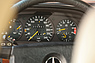 Mercedes-Benz 500 SE (1983) - schlichte Instrumente, Drehzahlmesser serienmässig (© Bruno von Rotz, 2015) Mercedes-Benz 500 SE (1983) - schlichte Instrumente, Drehzahlmesser serienmässig (© Bruno von Rotz, 2015)