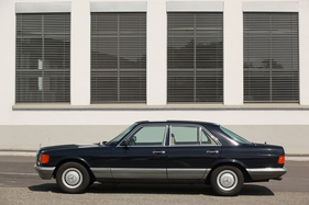 Mercedes-Benz 500 SE (1983) - stattlliche Limousine, exakt 499.5 Zentimeter lang