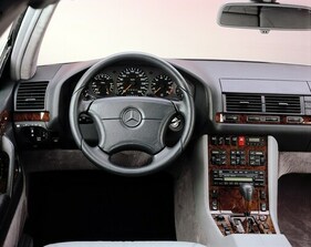 Mercedes-Benz 500 SEL (1992) - Das Interieur mit viel Holz