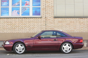 Mercedes-Benz 500 SL (1989) - wohl zufälligerweise vor Ort - V8-/I6-Hybridtreffen in der Motorworld Kemptthal 2021