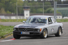 Mercedes-Benz 500 SLC (1978) - Vintage Demo Racing hinter den Hallen - Klassikwelt Bodensee 2023