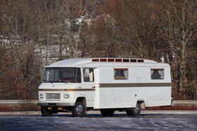 Mercedes-Benz 508D Camping-Car par Notin (1977) - als Lot 005 angeboten an der Artcurial Rétromobile Paris Versteigerung am 3./4. Februar 2023 Mercedes-Benz 508D Camping-Car par Notin (1977) - als Lot 005 angeboten an der Artcurial Rétromobile Paris Versteigerung am 3./4. Februar 2023