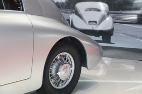 Mercedes-Benz 540 K Stromlinienwagen (1938) - auf dem Mercedes-Stand - Rétromobile 2015