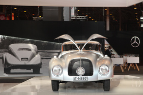 Mercedes-Benz 540 K Stromlinienwagen (1938) - auf dem Mercedes-Stand - Rétromobile 2015