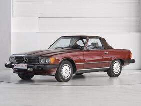 Mercedes-Benz 560 SL (1986) - offered as lot 56 at the Dorotheum auction "Classic Automobiles" on July 1, 2023