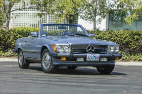 Mercedes-Benz 560 SL (1987) - offered as lot 011 at the Bonhams Quail auction on August 19, 2022