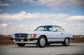 Mercedes-Benz 560 SL (1987) - as lot 2035 at the RM/Sotheby's Fort Lauderdale auction from March 25 to 26, 2022