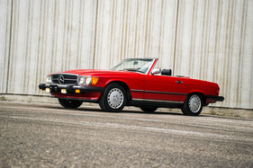 Mercedes-Benz 560 SL (1989) - als Lot 119 an der RM/Sotheby's-Amelia-Island-Versteigerung am 6./7. März 2020