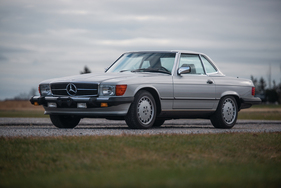 Mercedes Benz 560 SL (1989) - als Lot 152 angeboten an der RM/Sotheby's Amelia Island Versteigerung am 8./9. März 2019