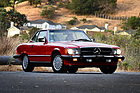 Mercedes-Benz 560 SL (1989) - als Lot 161 an der Broad Arrow Auctions Monterey Jet Center Auction 2024