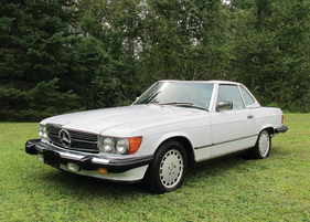 Mercedes-Benz 560 SL (1989) - angeboten als Lot 171 an der RM/Sotheby's Versteigerung in Hershey am 11./12. Oktober 2018