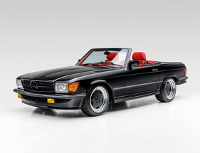 Mercedes-Benz 560 SL by Bespoke Restoration (1989) - als Lot 116 angeboten an der RM/Sotheby's Arizona Versteigerung am 26. Januar 2023