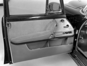 Mercedes-Benz 600 (1963) - hydraulische Fensterbetätigung