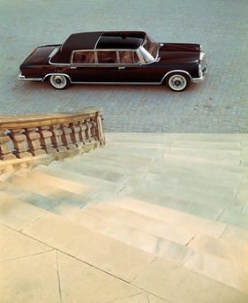 Mercedes-Benz 600 (1964) - die päpstliche Pullman-Landaulet-Variante mit vier Türen von Paul VI