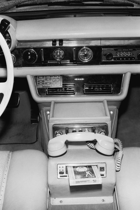 Mercedes-Benz 600 (1965) - Telefonanlage in einem Pullman-Landaulet