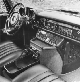 Mercedes-Benz 600 (1969) - Armaturenbrett und das interne Telefon Mercedes-Benz 600 (1969) - Armaturenbrett und das interne Telefon
