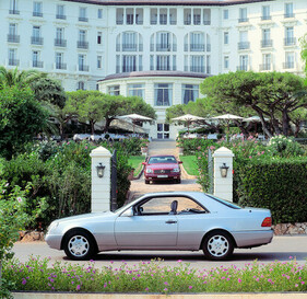 Mercedes-Benz 600 SEC (1992) – Die zunächst montierten Achtloch-Felgen in 16-Zoll-Format wirken wie Noträder auf dem mächtigen Auto.