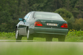 Mercedes-Benz 600 SEC (1993) - die Höchstgeschwindigkeit ist auf 250 km/h limitiert Mercedes-Benz 600 SEC (1993) - die Höchstgeschwindigkeit ist auf 250 km/h limitiert