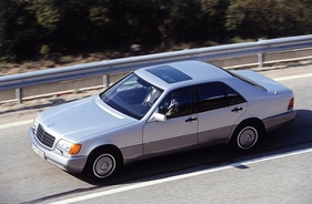 Mercedes-Benz 600 SEL (1991) - der Viertürer weist eine deutlich andere Frontgestaltung auf als das Coupé