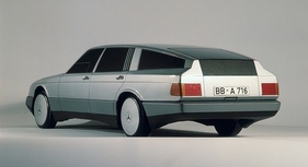 Mercedes-Benz Auto 2000 (1981) - Forschungspersonenwagen von Daimler-Benz - Modell 1 zu 1