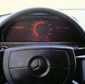 Mercedes-Benz Auto 2000 (1981) - das innovative Display mit Menüführung