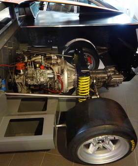 Mercedes-Benz C 111-1 (1969) - Heckansicht vom Nachbau des Konzeptfahrzeugs im Museum Autovision Mercedes-Benz C 111-1 (1969) - Heckansicht vom Nachbau des Konzeptfahrzeugs im Museum Autovision