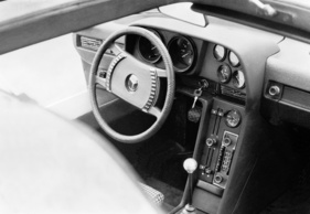 Mercedes Benz C 111 (1970) - Armaturenbrett, aufgenommen am Genfer Automobilsalon 1970