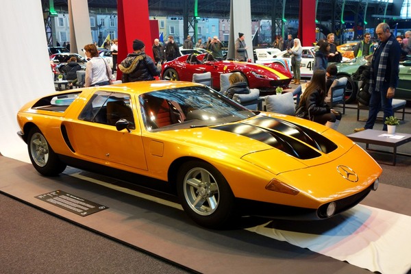 Mercedes-Benz C 111 aus dem Jahr 1969 mit 4-Scheiben-Wankelmotor direkt aus dem Werksmuseum - Sonderschau Supercars 2 in der Autoworld Brüssel 2022/2023