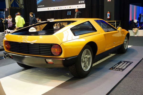 Mercedes-Benz C 111 von 1969 aus dem Werksmuseum - Sonderschau Supercars 2 in der Autoworld Brüssel 2022/2023