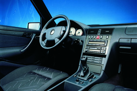 Mercedes-Benz C 280 (1996) - Cockpit der Linie "Sport"